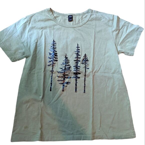 🛍️ GREEN TEE WITH TREES - Picture 1 of 1